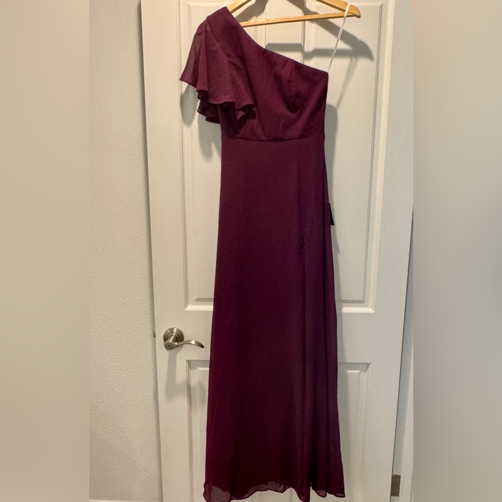 *NWT* Lulu's One Shoulder Plum Evening Dress with Slit